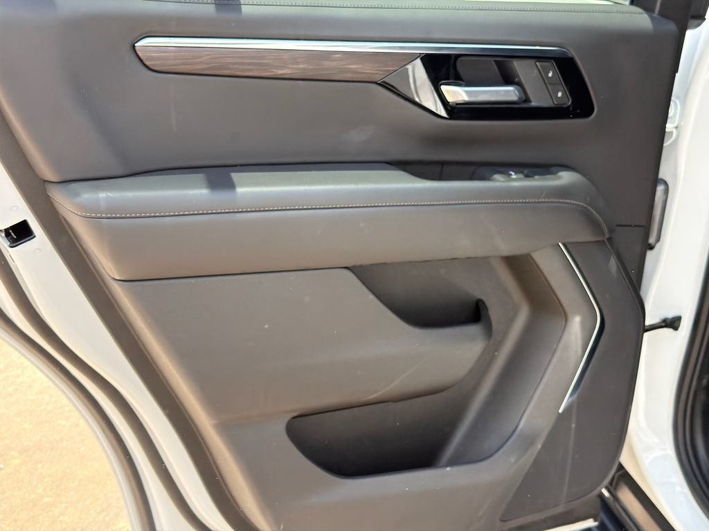 Used 2025 Chevrolet Tahoe LT AWD/4WD image 21