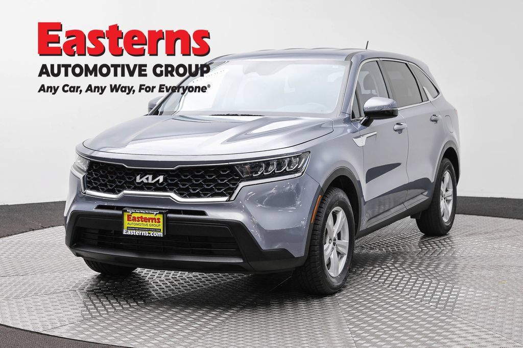 Used 2022 Kia Sorento LX FWD image 1