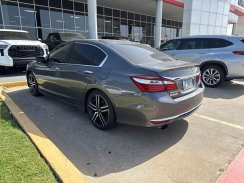 Used 2017 Honda Accord Sport image 3