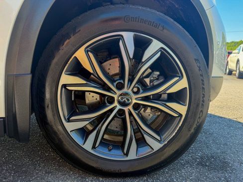 Used 2018 INFINITI QX30 Premium w/ Navigation Package AWD/4WD image 18