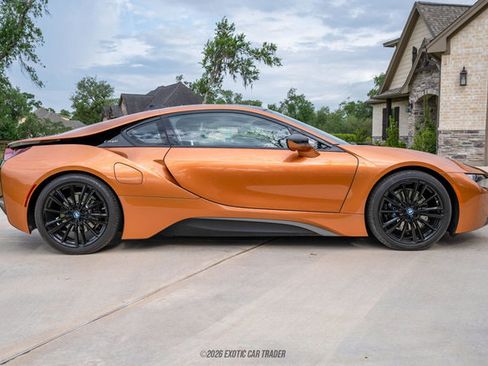 Used 2019 BMW i8 Coupe AWD/4WD image 9