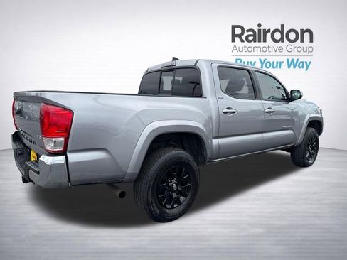 Used 2017 Toyota Tacoma SR5 w/ Tow Package image 9