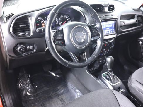 Used 2019 Jeep Renegade Altitude w/ Quick Order Package 2XM image 9