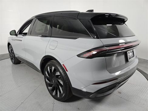 New 2026 Lincoln Nautilus Reserve w/ Jet Appearance Package image 7