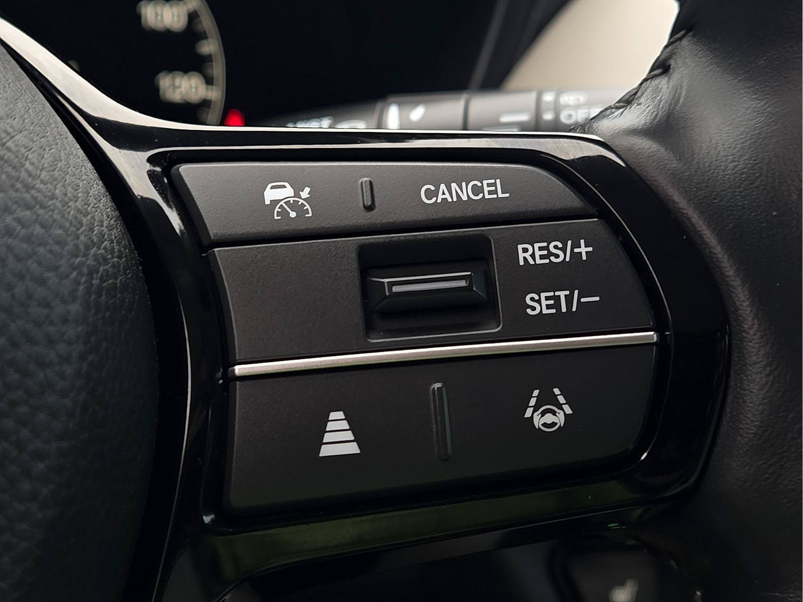 Used 2023 Honda HR-V EX-L image 18