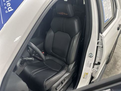 Used 2024 Honda Pilot TrailSport image 13