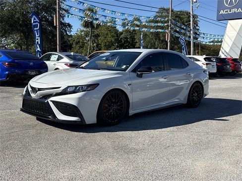 Used 2023 Toyota Camry SE image 9