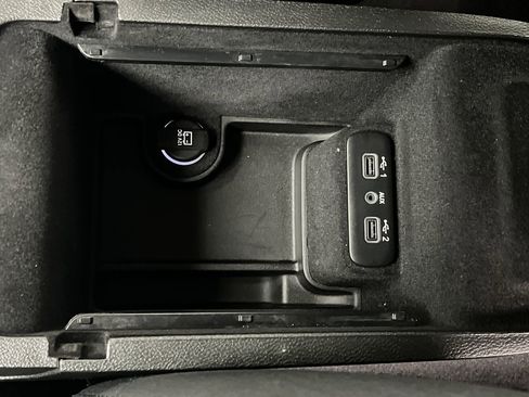 Used 2022 Chrysler 300 Touring w/ Sport Appearance Package image 22