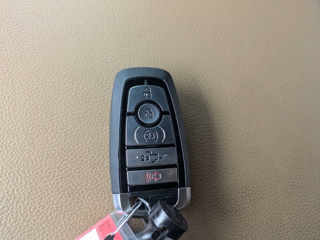 Used 2023 Ford F250 Lariat w/ Lariat Ultimate Package AWD/4WD image 32