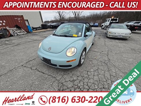 Used 2010 Volkswagen Beetle Convertible image 1