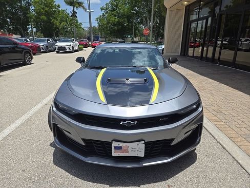 Used 2020 Chevrolet Camaro SS RWD image 2