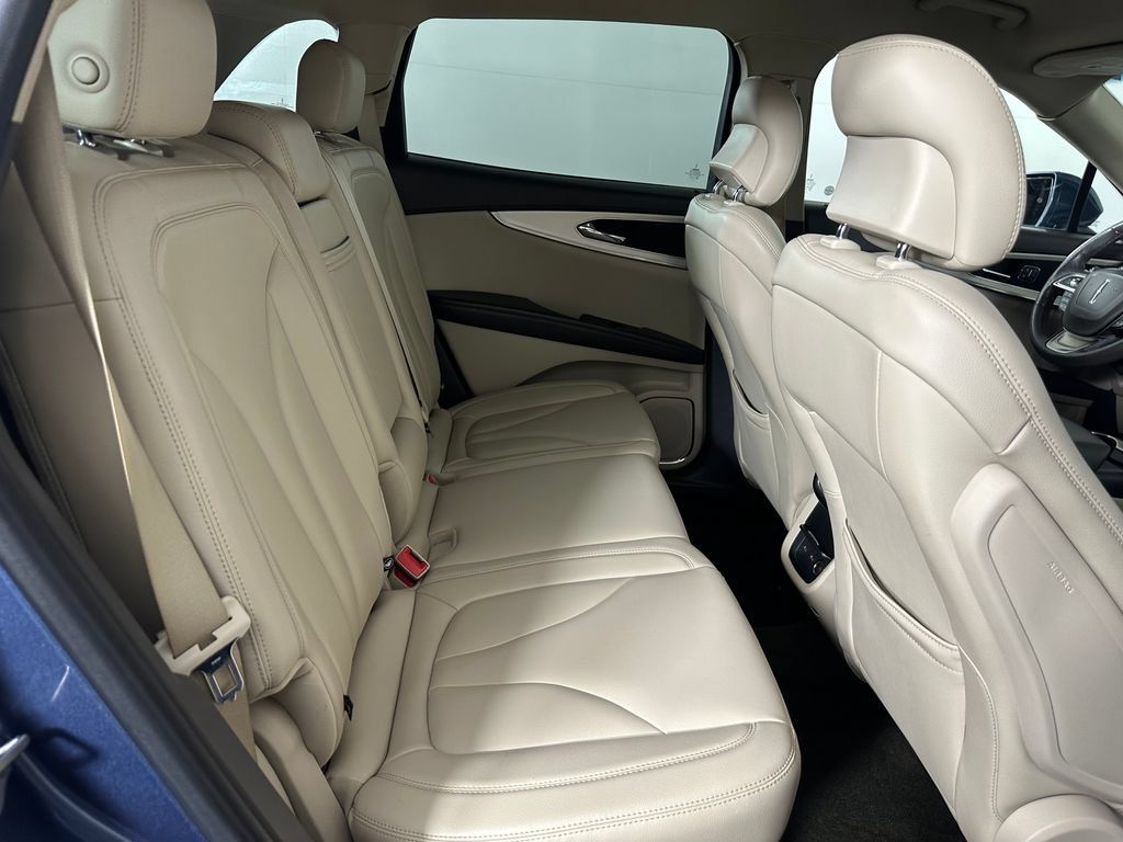 Used 2019 Lincoln Nautilus Premier AWD/4WD image 27