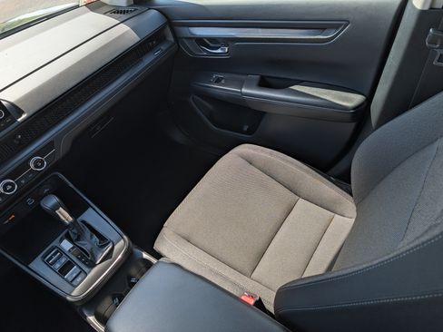 Used 2024 Honda CR-V LX image 11