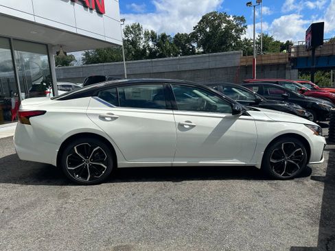 New 2025 Nissan Altima 2.5 SR image 3