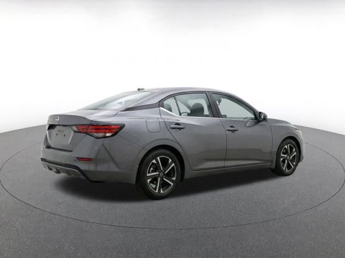 Used 2025 Nissan Sentra SV FWD image 9