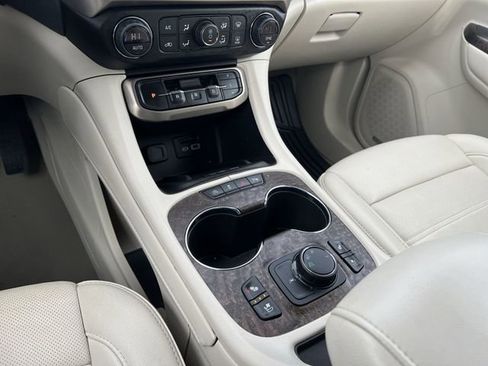 Used 2022 GMC Acadia Denali w/ Trailering Package image 18