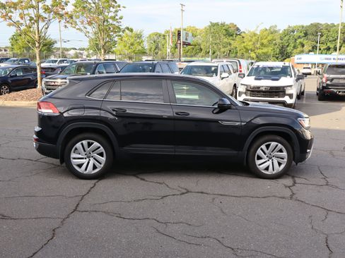 Used 2023 Volkswagen Atlas Cross Sport SE AWD/4WD image 11