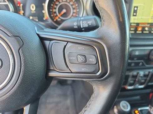 Used 2021 Jeep Gladiator Willys image 34