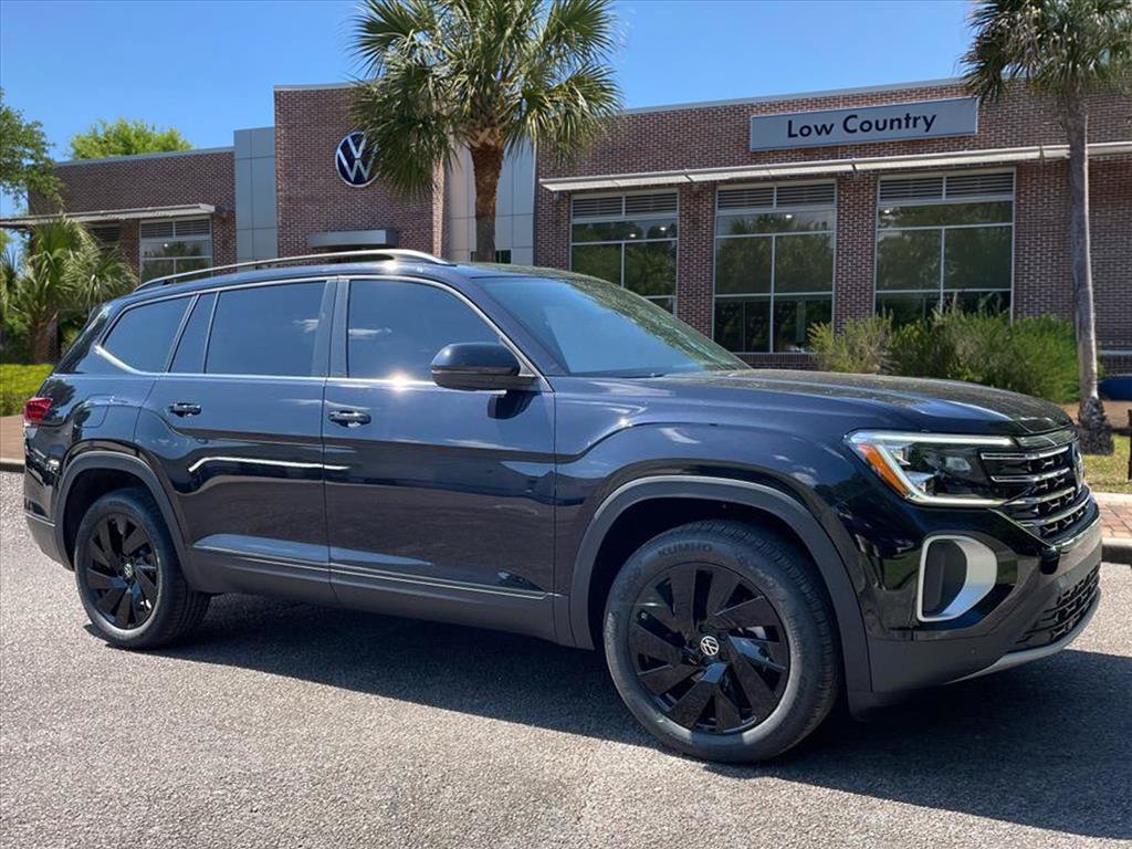 New 2026 Volkswagen Atlas SE FWD image 1