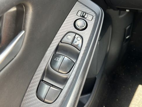 Used 2024 Nissan Sentra SV FWD image 18