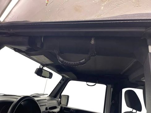 Used 2018 Jeep Wrangler Unlimited Rubicon AWD/4WD image 10