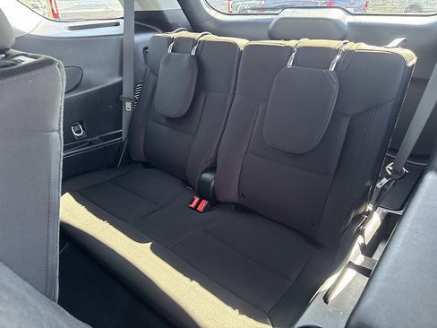 Certified 2023 Ford Explorer XLT RWD image 34