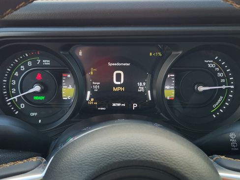 Used 2024 Jeep Wrangler Unlimited Sahara AWD/4WD image 18