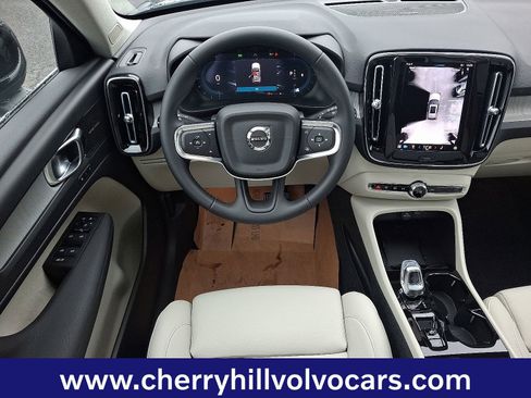 Certified 2025 Volvo XC40 B5 Ultra w/ Protection Package Premier image 11