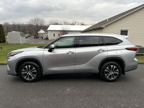 Used 2021 Toyota Highlander XLE image 7