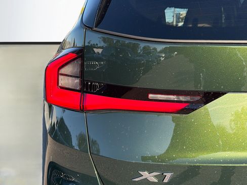 Used 2025 BMW X1 xDrive28i w/ Technology Package image 11