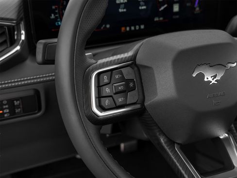Used 2025 Ford Mustang Coupe RWD image 28