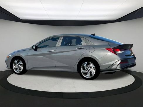 New 2025 Hyundai Elantra Sport image 4