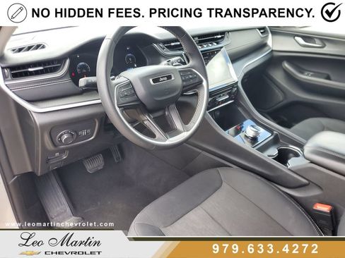 Used 2023 Jeep Grand Cherokee L Laredo RWD image 15