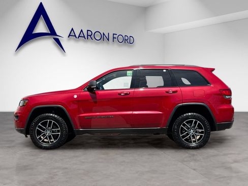 Used 2018 Jeep Grand Cherokee Trailhawk AWD/4WD image 3