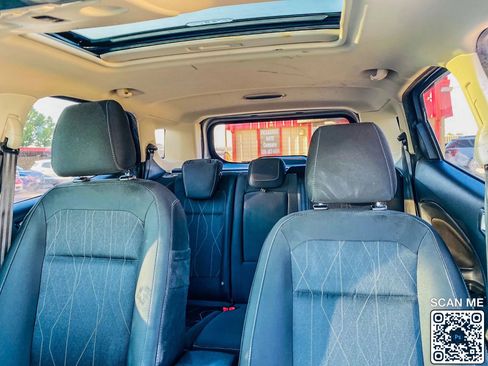 Used 2018 Ford EcoSport SE w/ SE Convenience Package image 25