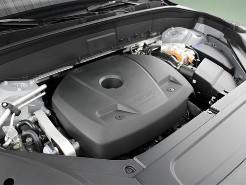 New 2025 Volvo XC90 T8 Plus w/ Protection Package Premier image 34