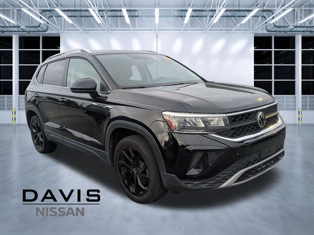 Used 2022 Volkswagen Taos SE AWD/4WD image 1