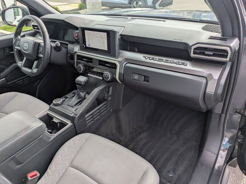 Used 2024 Toyota Tacoma SR5 AWD/4WD image 35