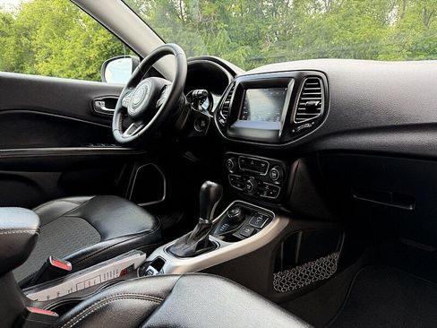 Used 2018 Jeep Compass Latitude w/ Popular Equipment Group AWD/4WD image 21