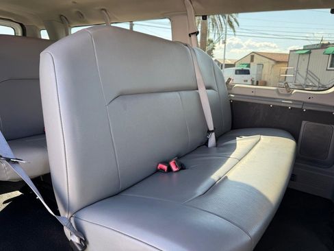 Used 2009 Ford E-350 and Econoline 350 Extended Wagon Super Duty image 30