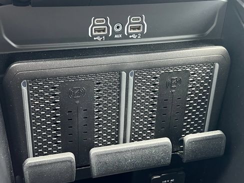 Used 2025 RAM 3500 Laramie AWD/4WD image 32