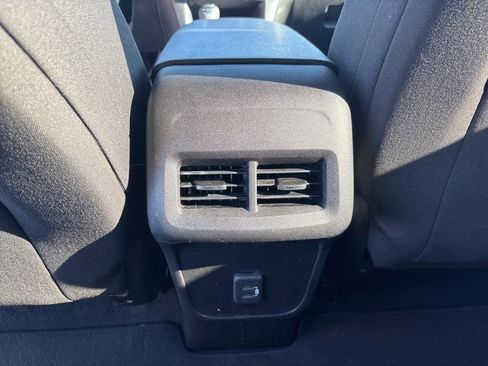 Used 2020 Chevrolet Equinox LT image 18