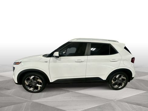 Used 2024 Hyundai Venue SEL FWD image 5