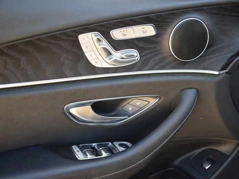 Used 2019 Mercedes-Benz E 300 4MATIC w/ Convenience Package image 28