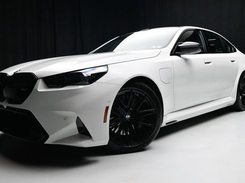 Used 2026 BMW M5 w/ Carbon Package image 1