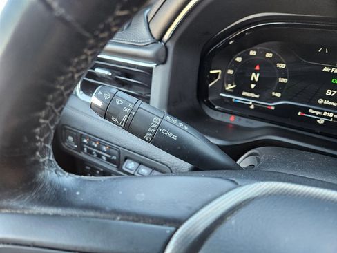 Used 2022 GMC Yukon XL Denali image 49