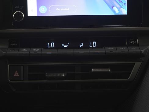 Used 2025 Toyota Camry SE image 16