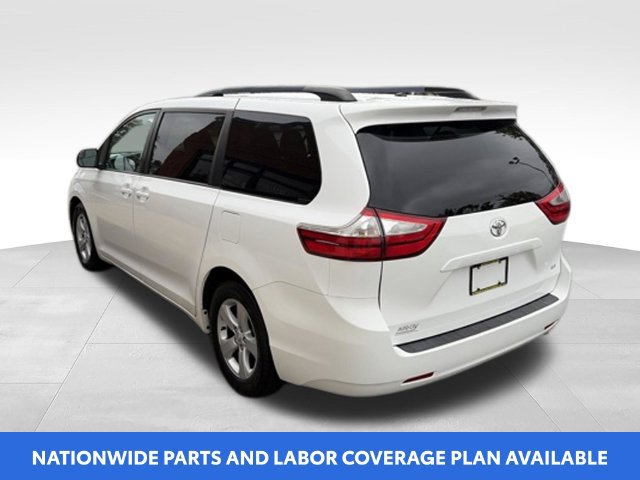 Used 2016 Toyota Sienna LE FWD image 4