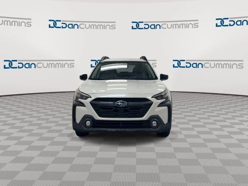 Used 2023 Subaru Outback Premium AWD/4WD image 3