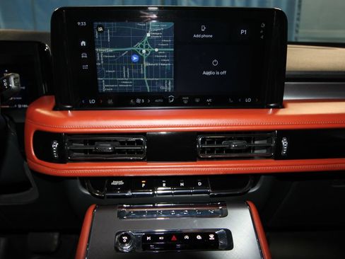 Used 2025 Lincoln Aviator Reserve w/ Equipment Group 201A AWD/4WD image 16